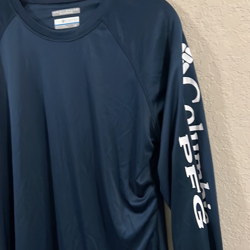Columbia Sportswear Blue Long Sleeve